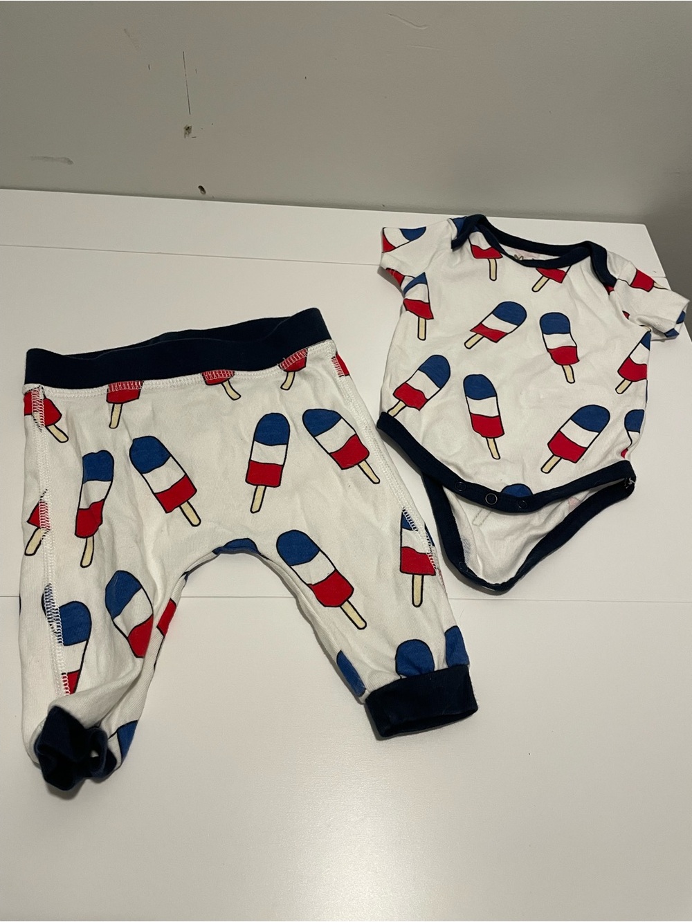 Monica + Andy 0-3M White Baby Onesie & Pants Set Popsicle Print Red White Blue